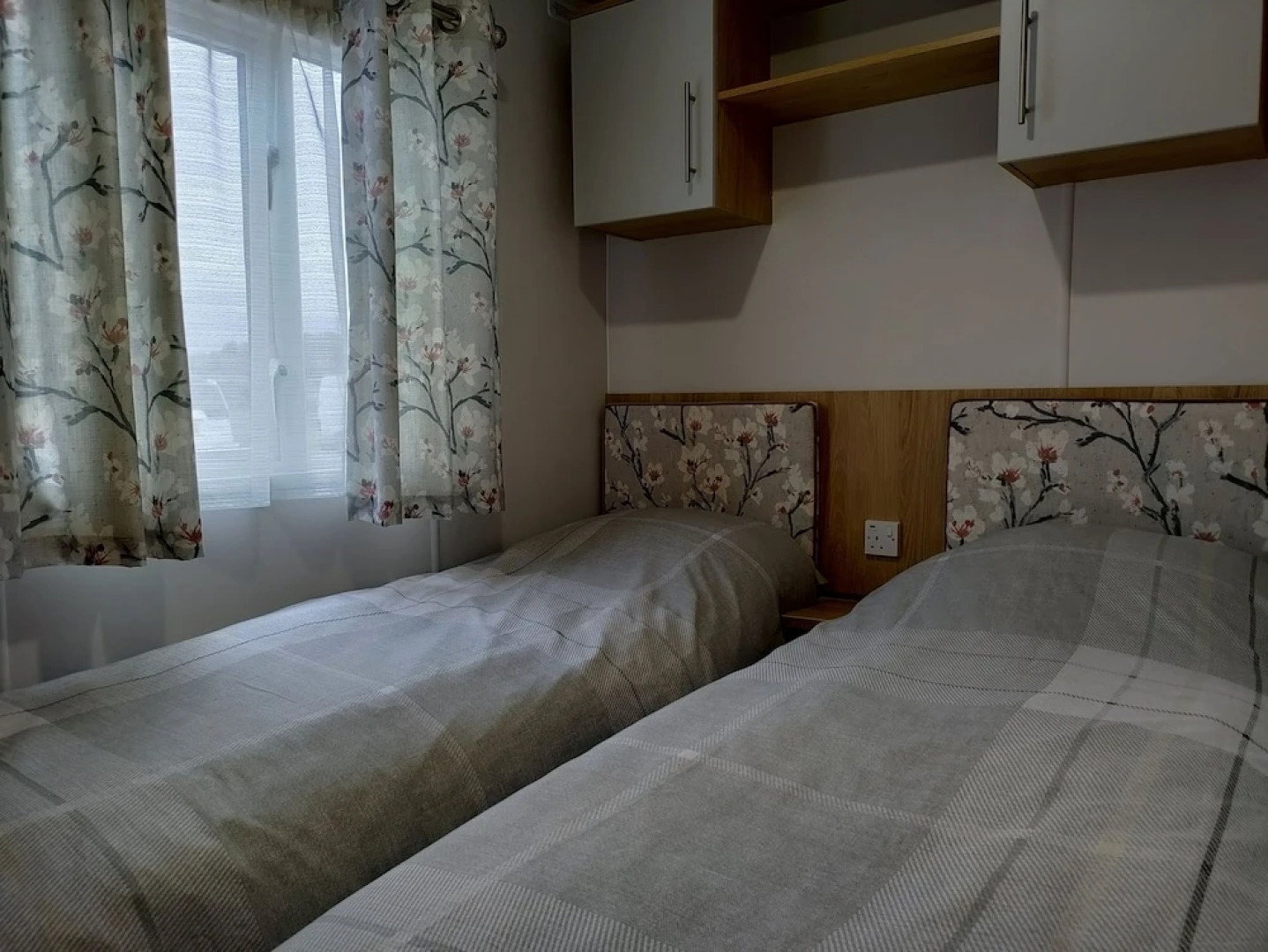 Modern 2 Bed Caravan in Forfar, Scotlan