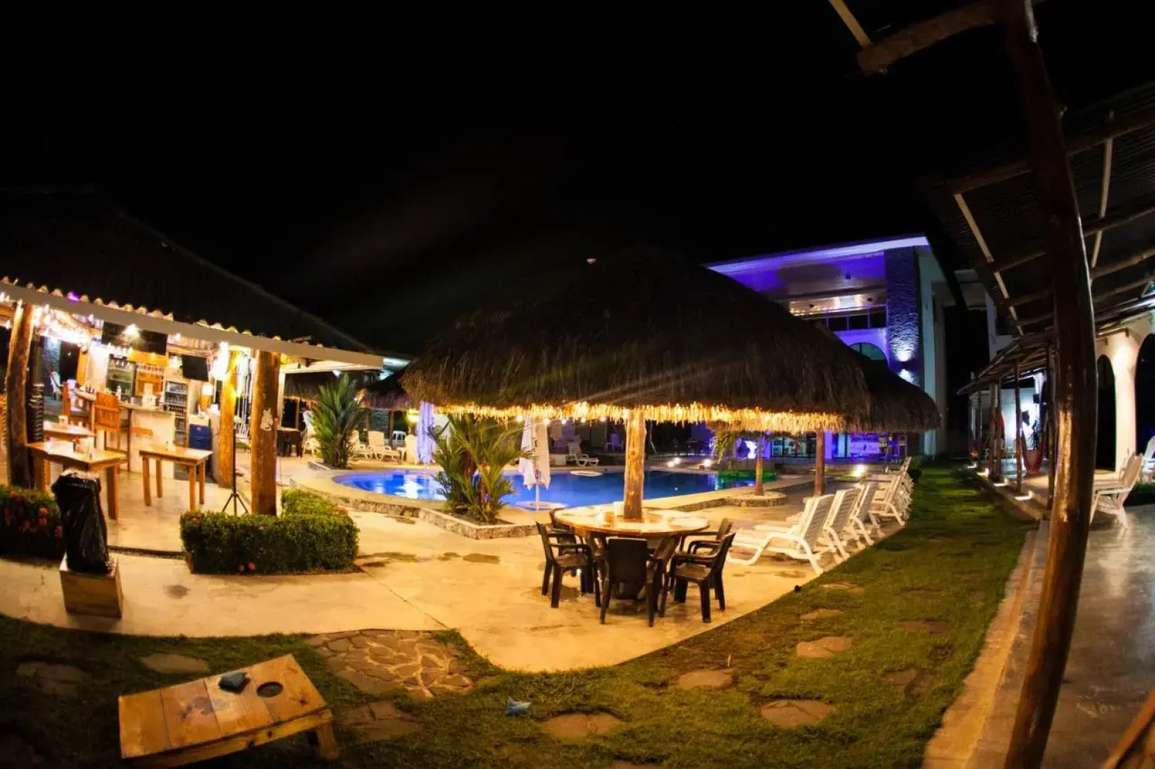 Show Pony Beach Resort and Suites