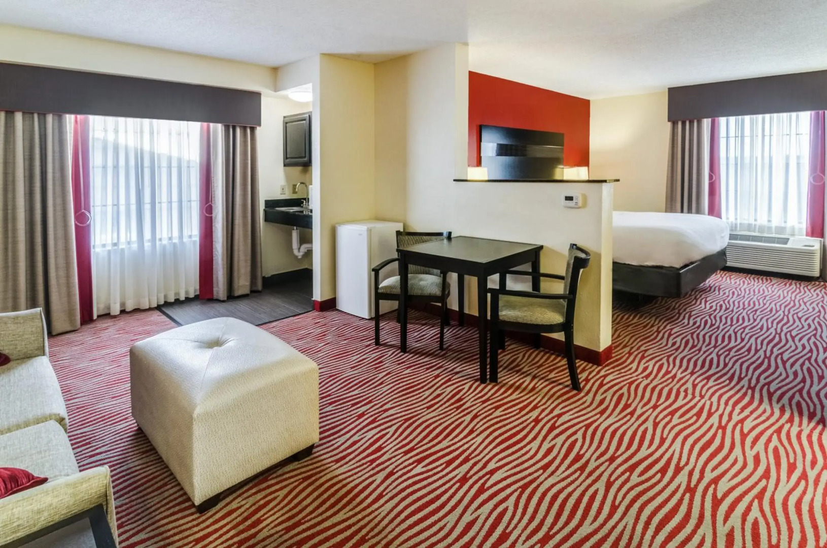Holiday Inn Express & Suites Vinita by IHG