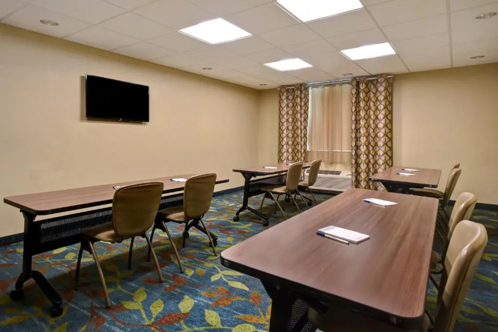 Candlewood Suites St. Clairsville by IHG