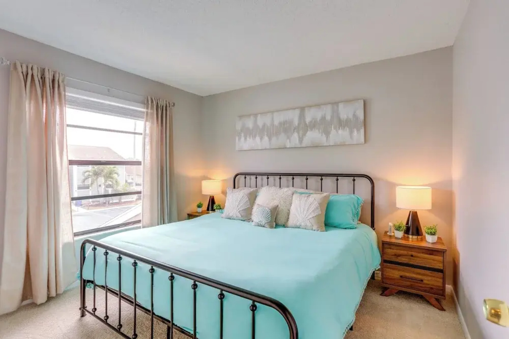 5 Mi to Beach: Jupiter Townhome w/ Pool Access