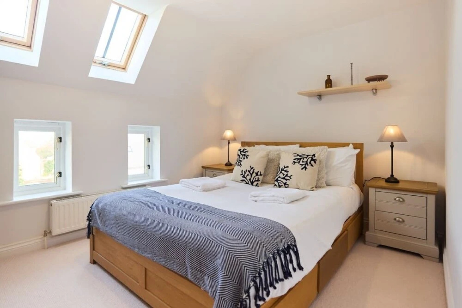 The Bourton-on-the-water Place - Lovely 5bdr House With Parking + Garden