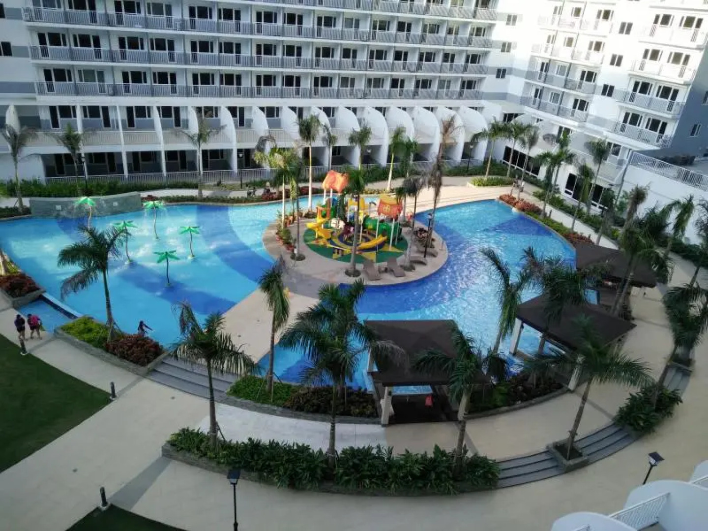 Classy Condo Unit at Shell Residences