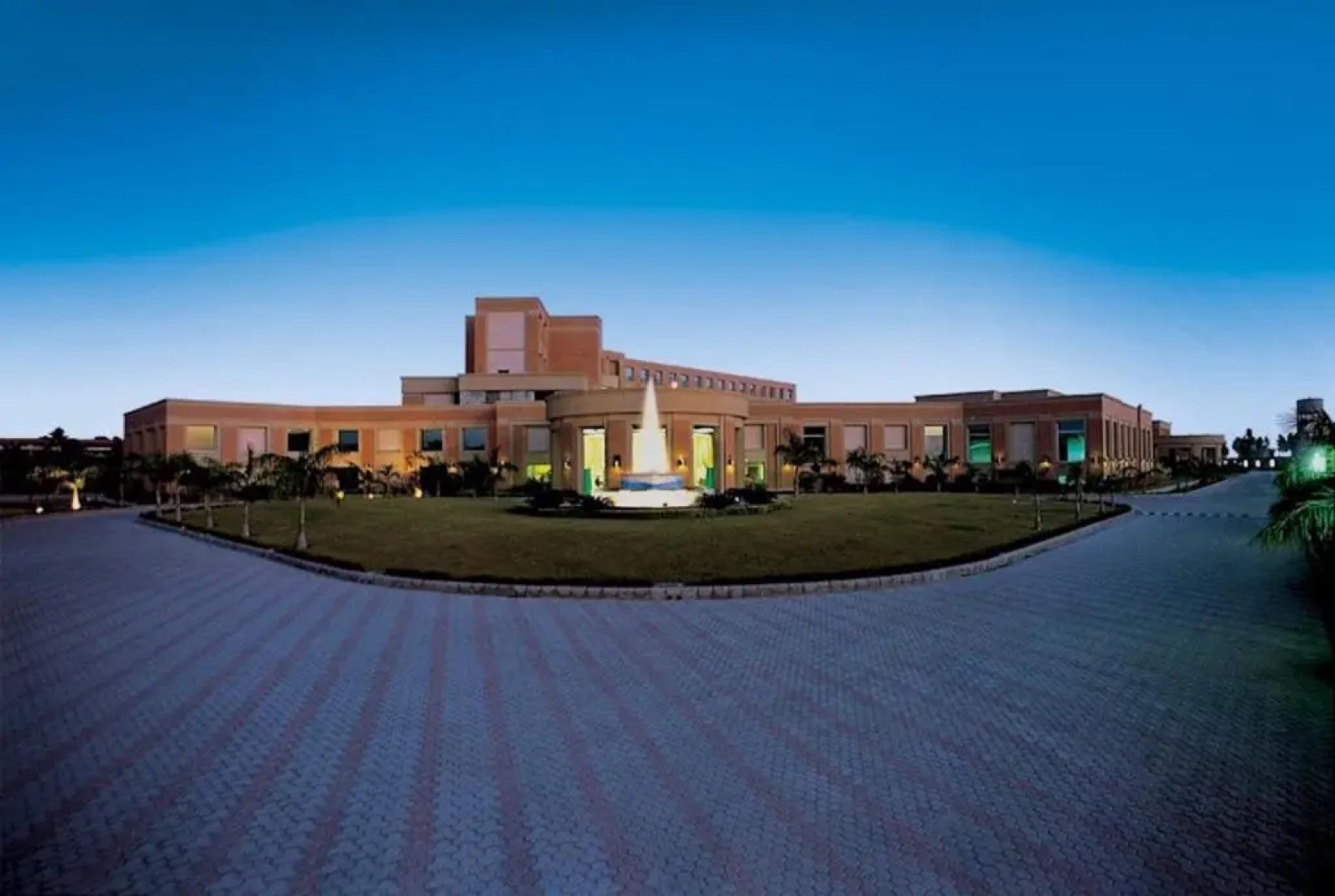 NIRVANA Luxury Hotel l Ludhiana
