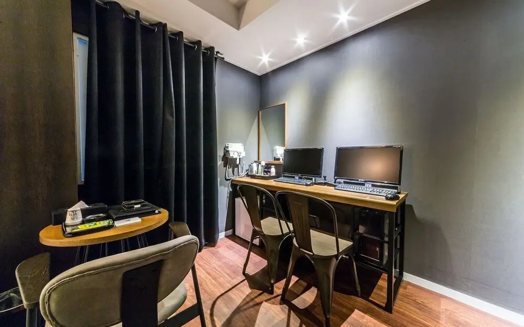 Sanbon Hotel in Cafe