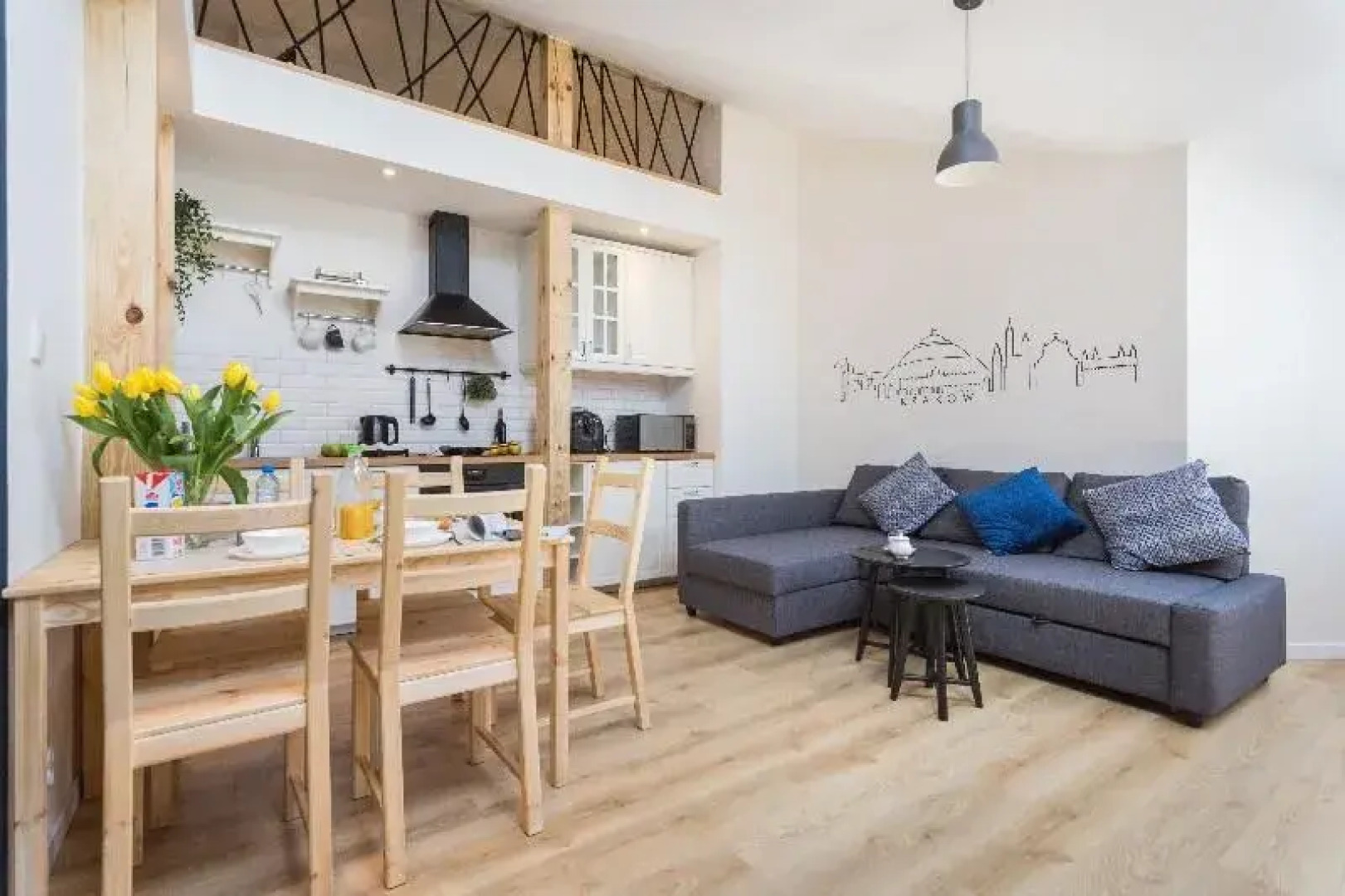 InPoint Main Square Apartment