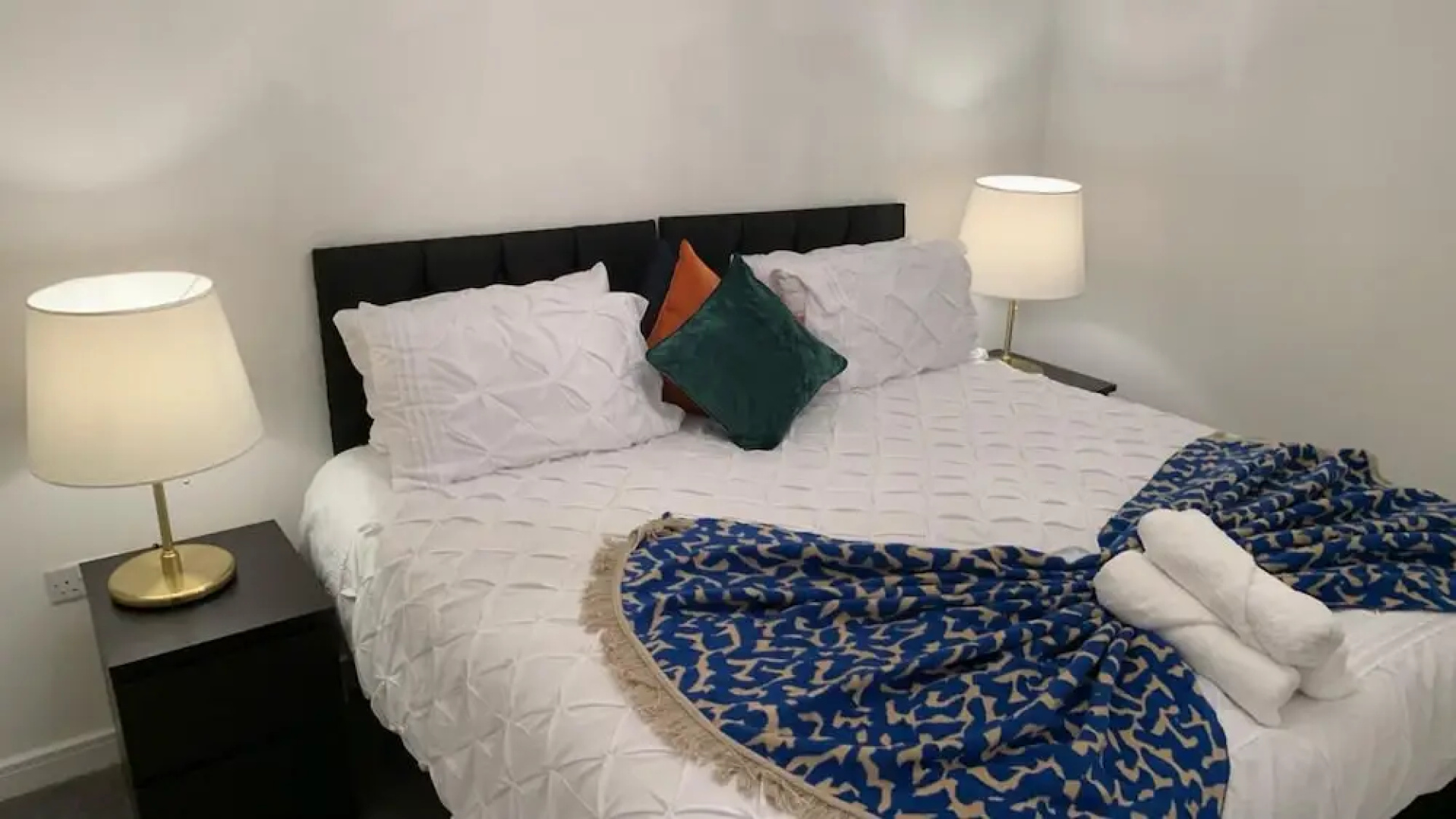 Pristine 3-bed House in Grays