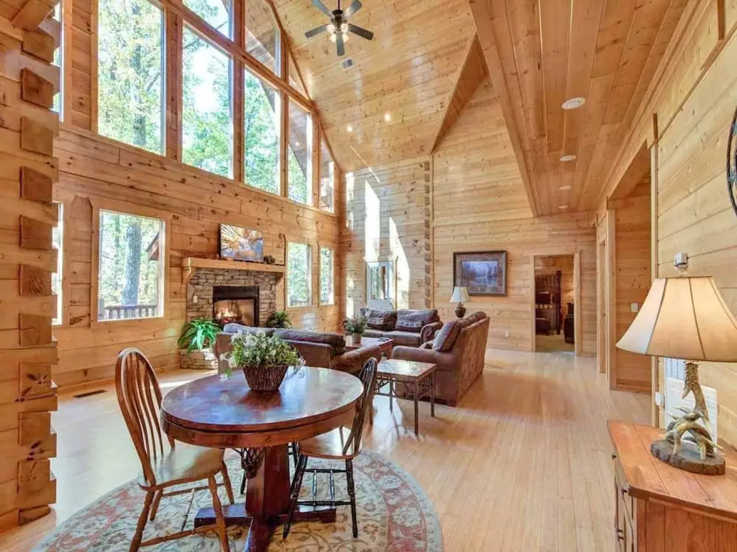 Unbridled Spirit 5 Bedroom Home with Hot Tub