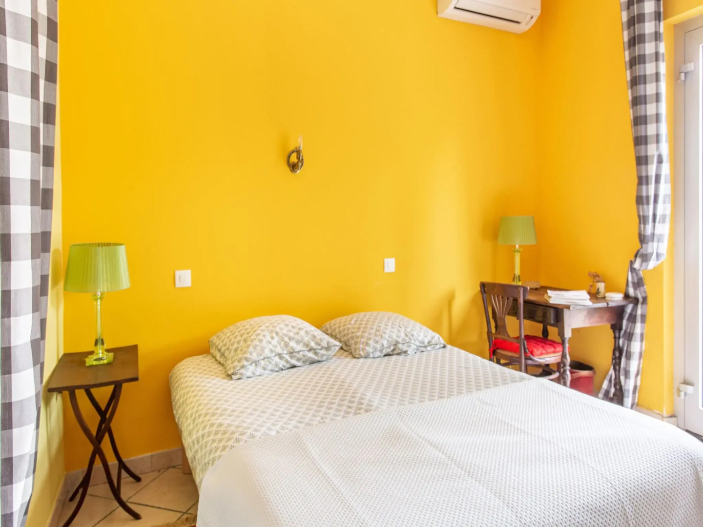 Tranquil holiday home in Cébazan with private pool