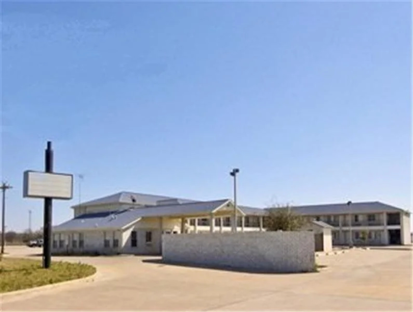 Summit Inn & Suites - Hempstead