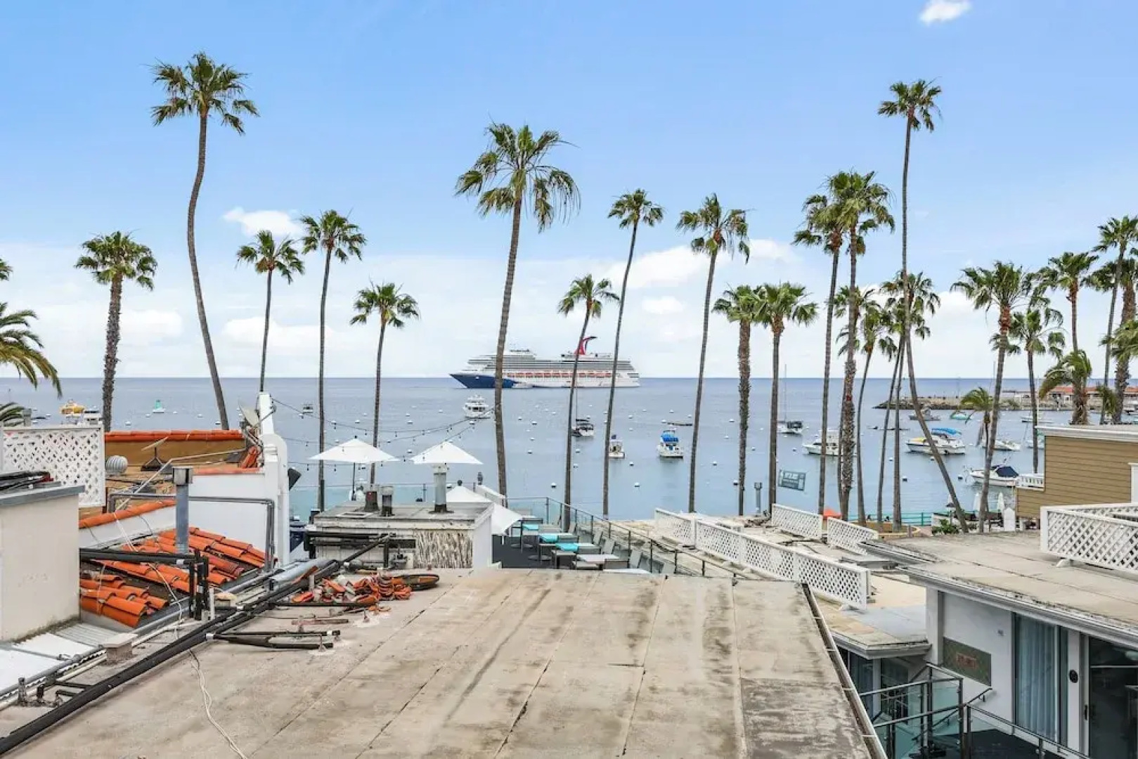 Catalina Courtyard Suites