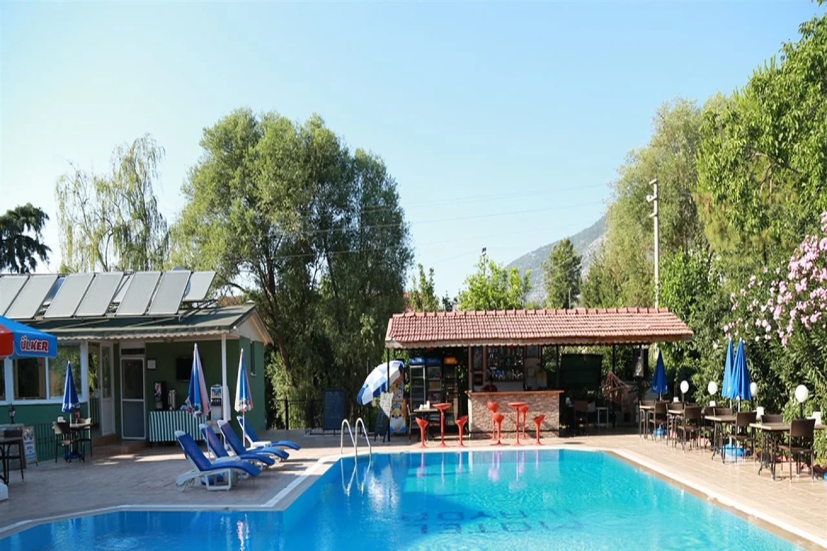 The Green Valley Hotel