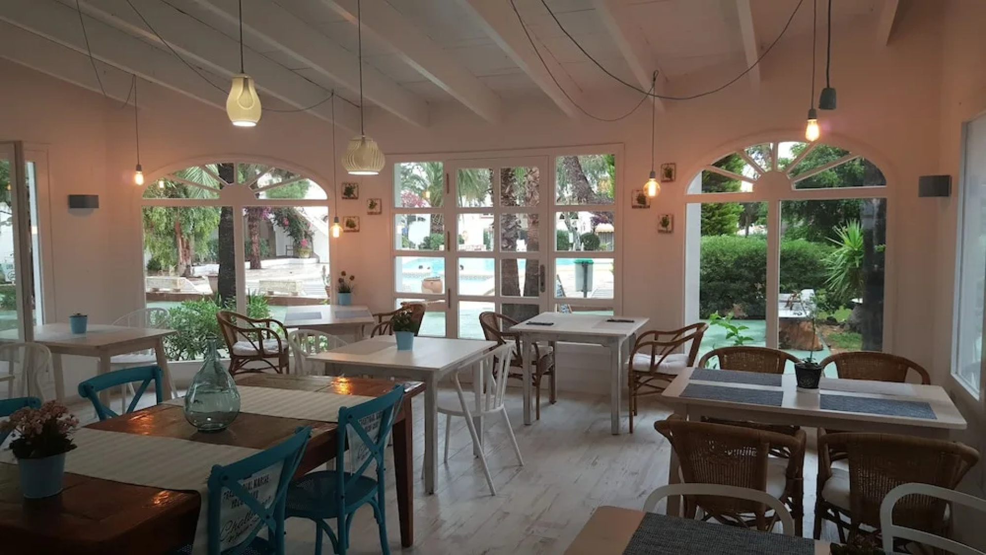 Apartamentos La Racona