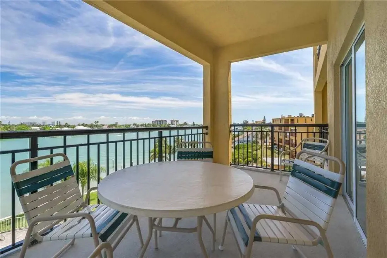 310 - Palms of Treasure Island