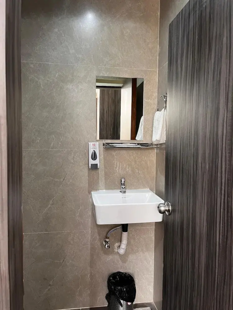Hotel Soumya Sarovar