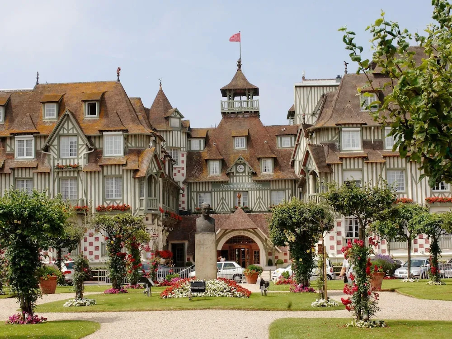 Traditional Apartment With Balcony or Terrace in Deauville