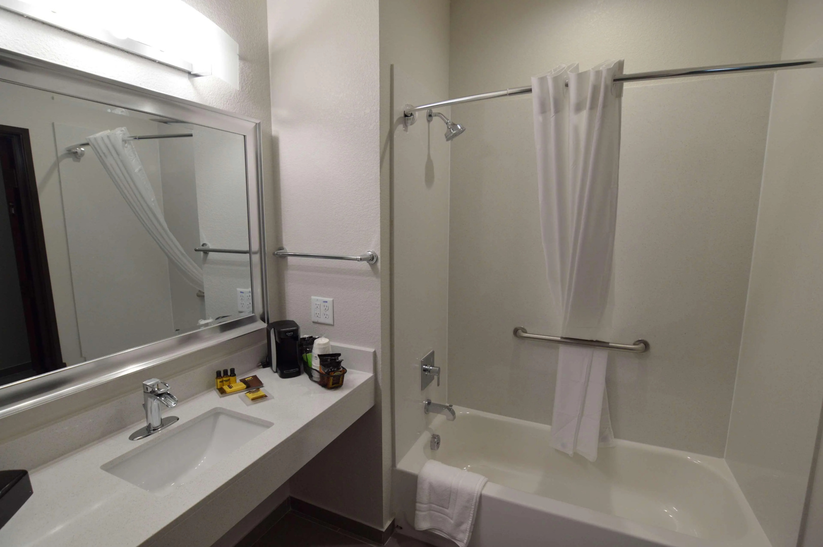 Best Western Plus Waller Hotel