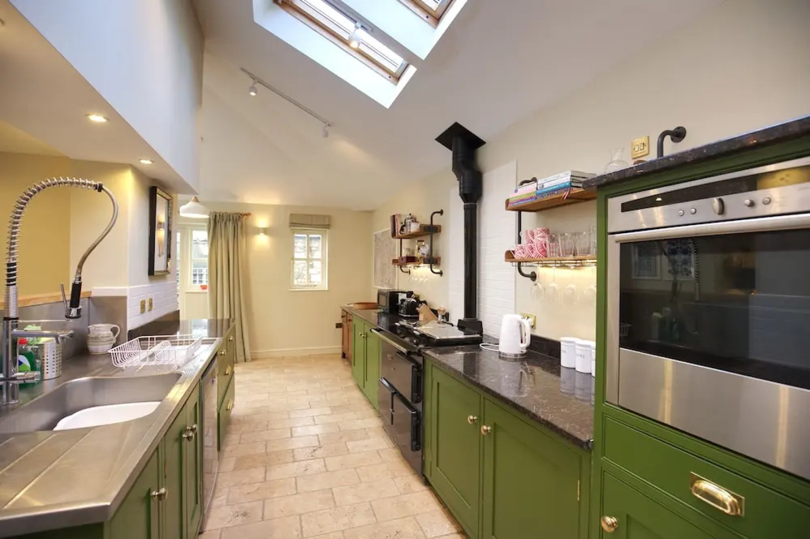 Stunning 3-bed House in a Private Hidden Valley