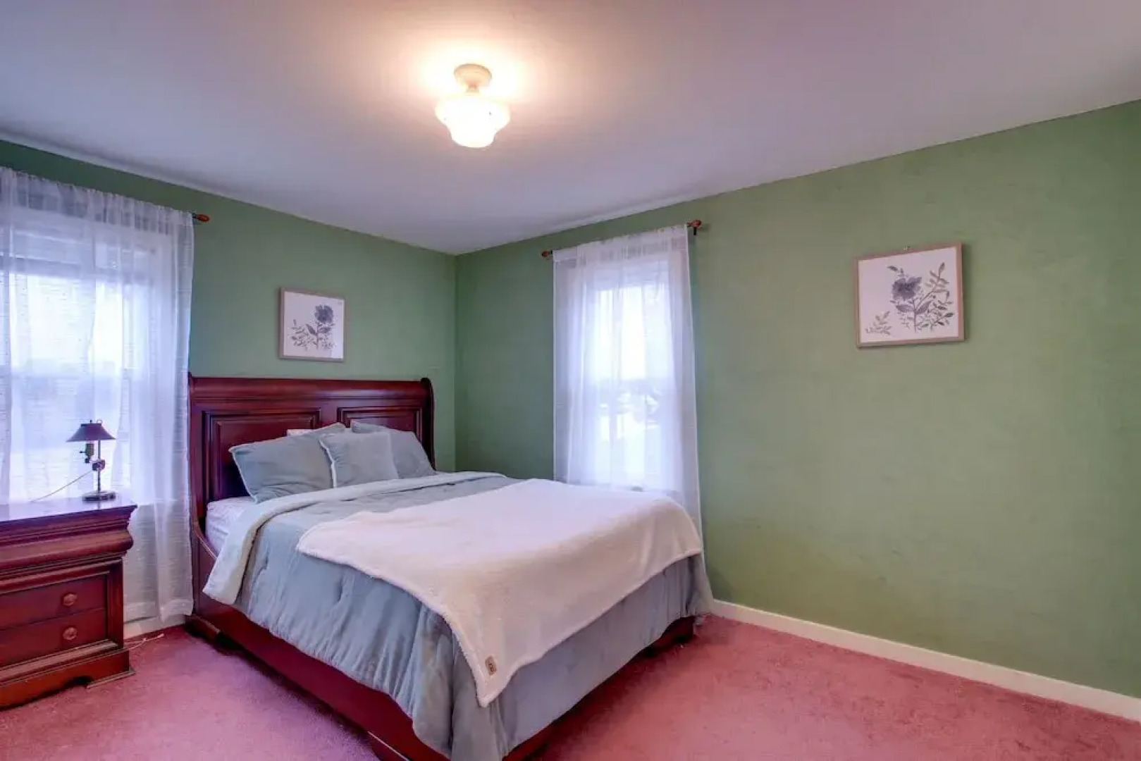 Lakefront Algoma Home w/ Deck, Grill & Fireplace