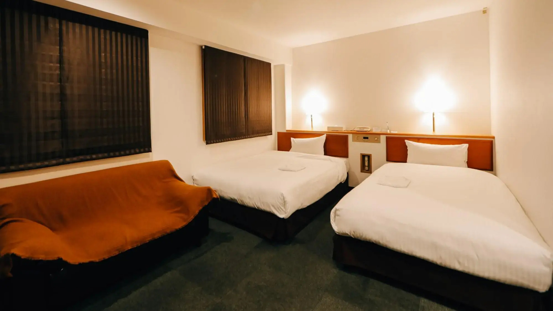 The Hours Shonan Hiratsuka