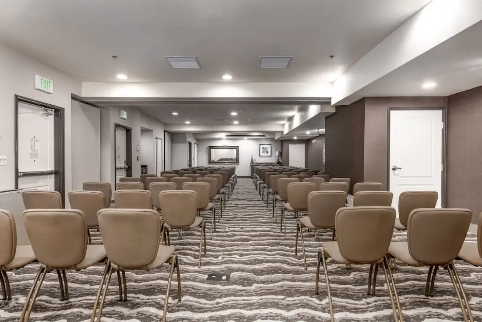 Holiday Inn Express & Suites Salt Lake City West Valley