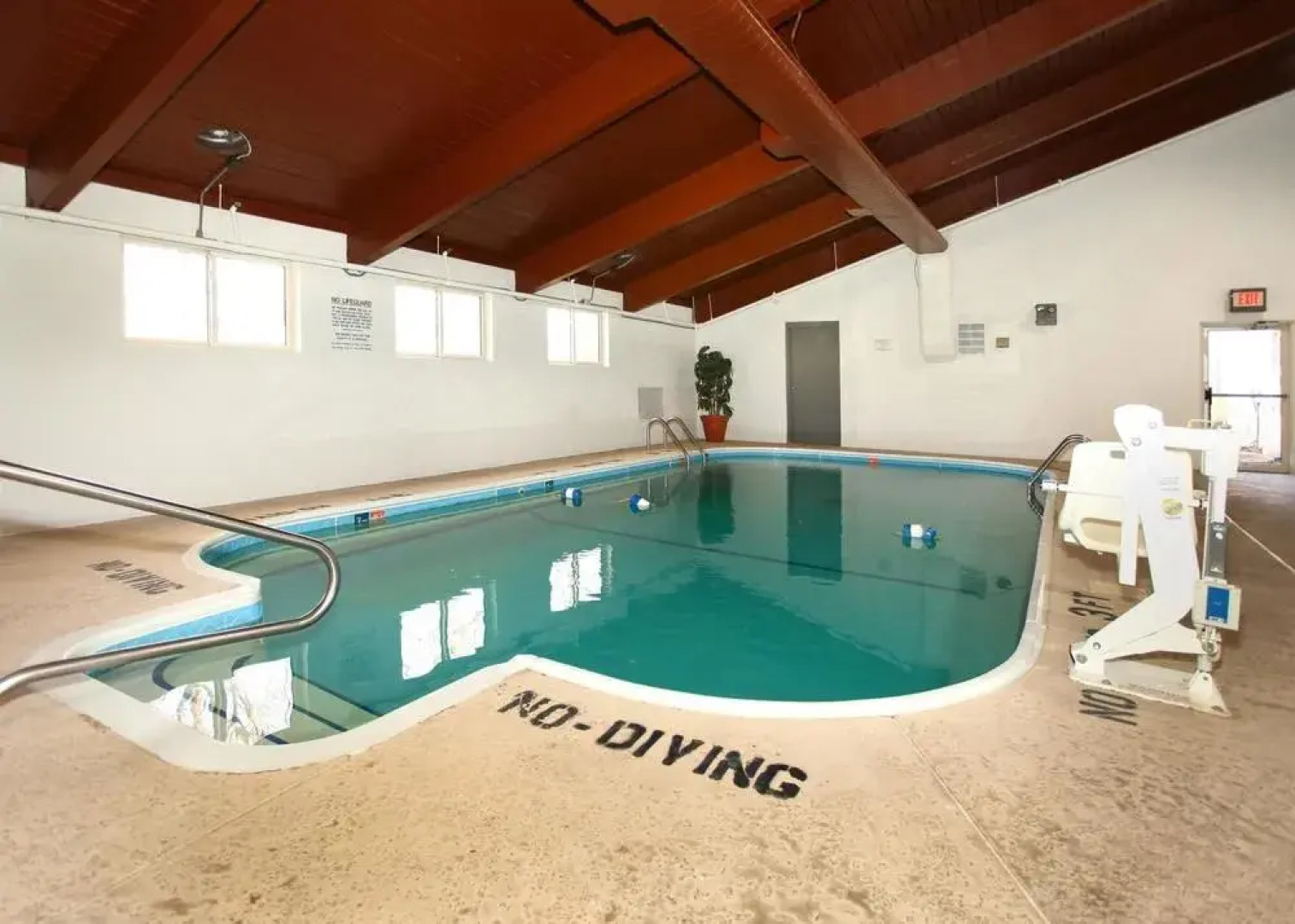 Econo Lodge Inn & Suites Fairview Heights near I-64 St Louis