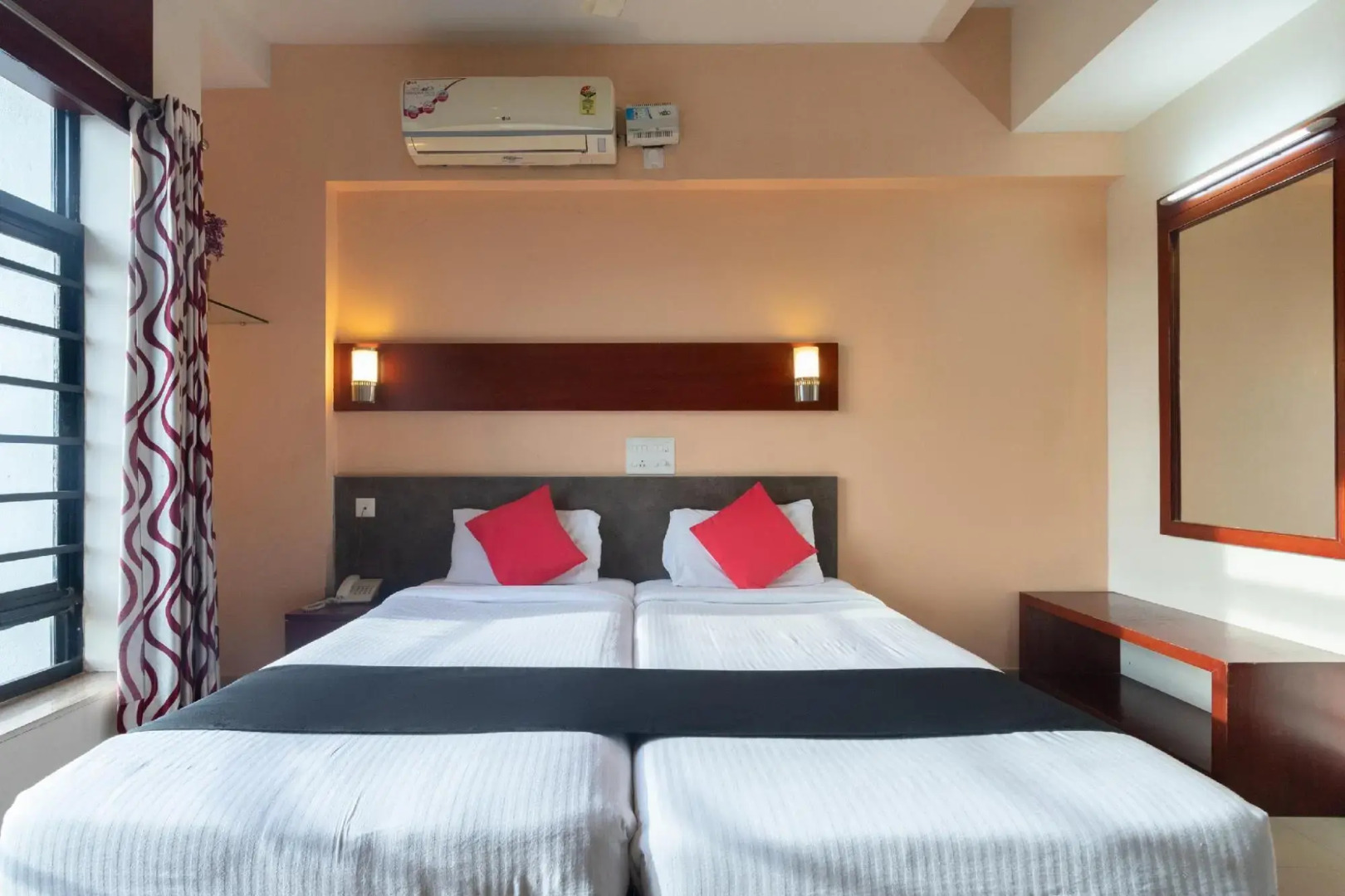 Falnir Palace by OYO Rooms