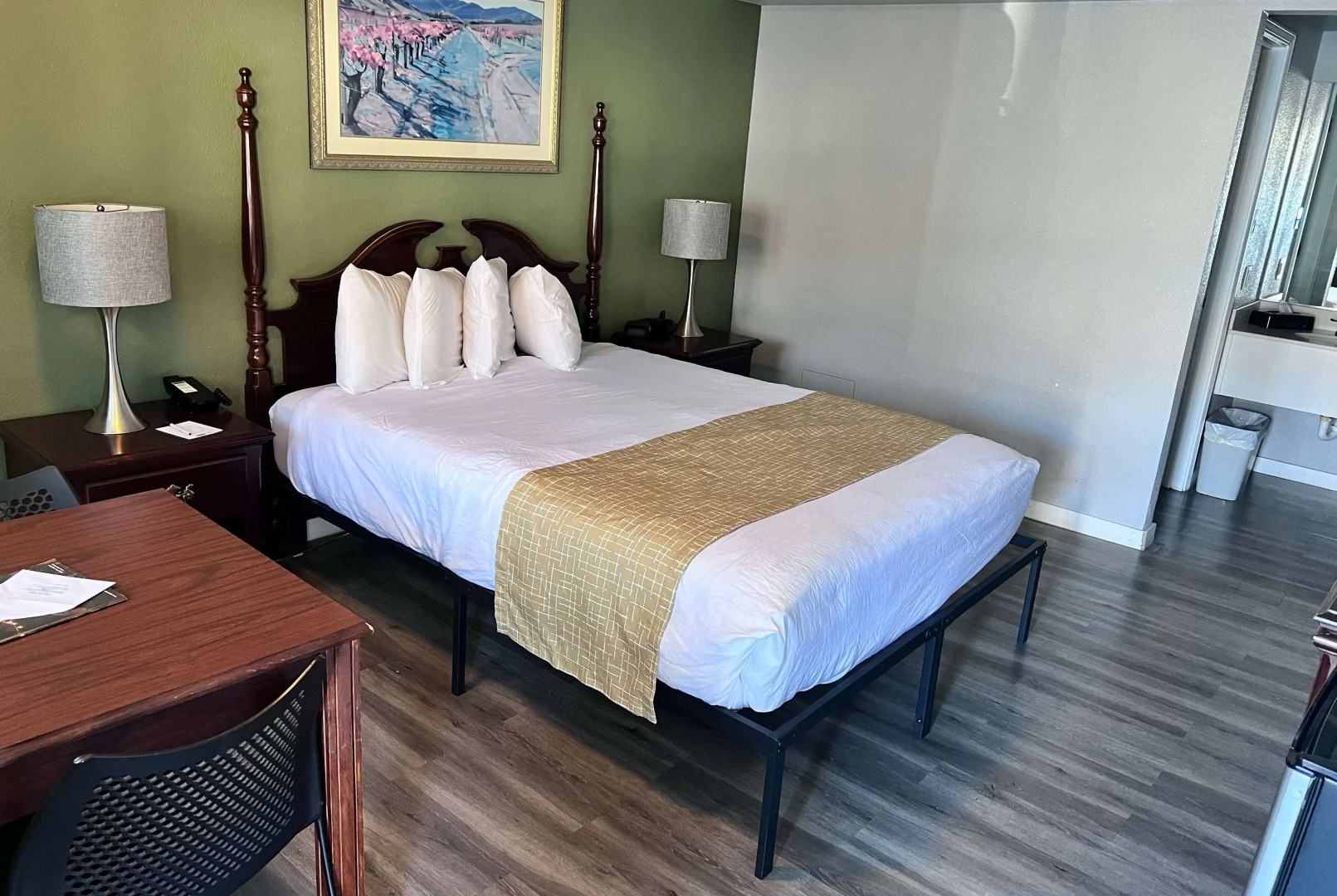 Travelodge by Wyndham Redding CA