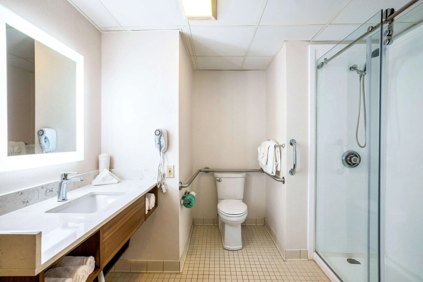 Quality Suites Lansing West