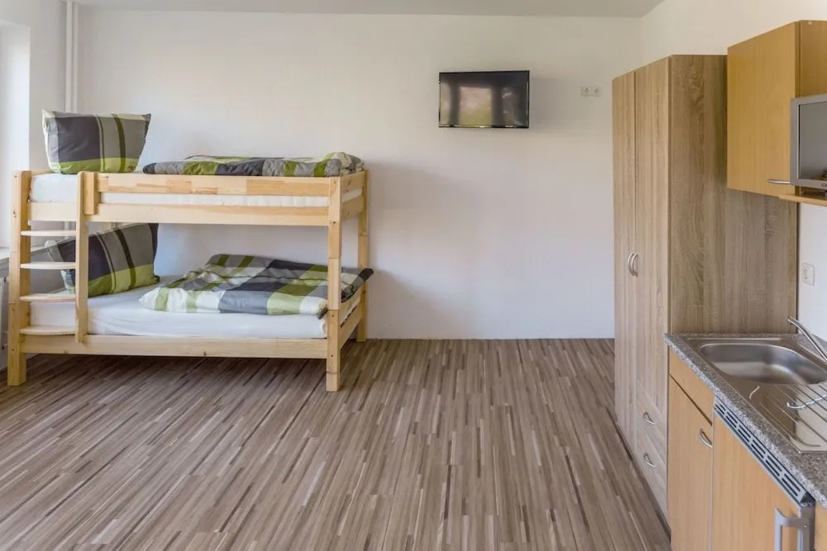 BHQ - BoardingHouse Quickborn - Hostel