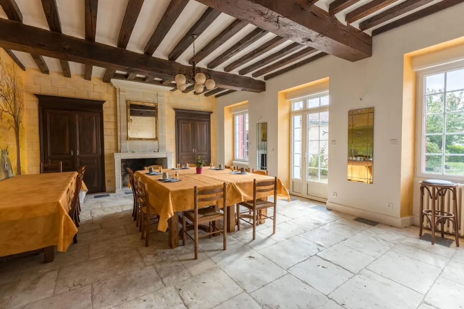 House With 5 Bedrooms in Mouterre-silly, With Pool Access, Enclosed Garden and Wifi - 200 km From the Beach