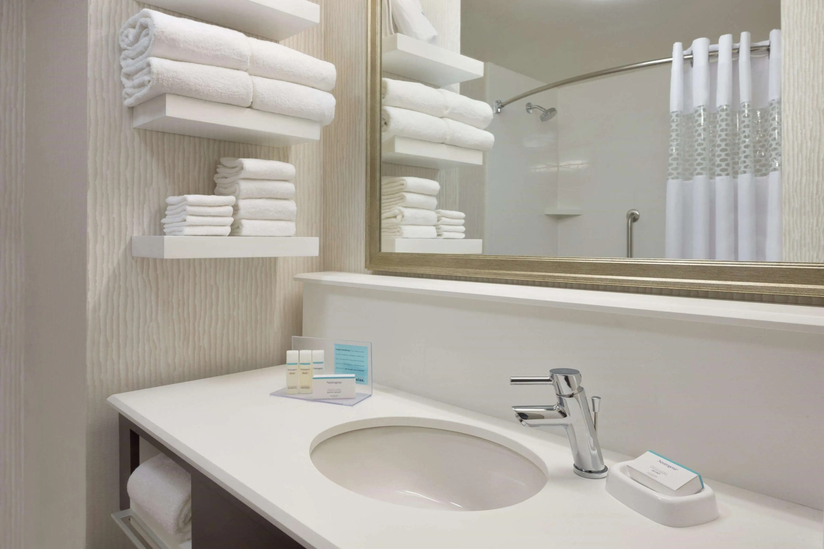Hampton Inn & Suites Rosemont Chicago O'Hare