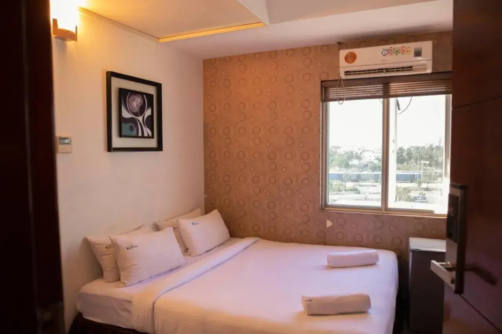 Vits By Spree Hotels Le Pebble