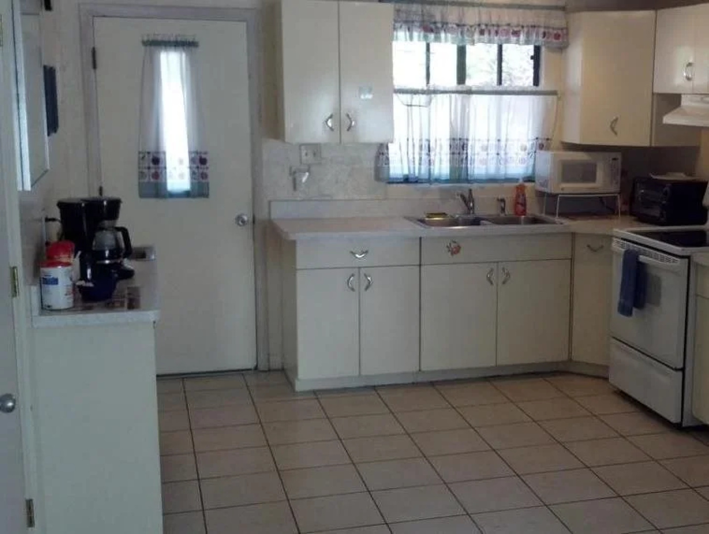 LuLus Sleep Ezze Motel