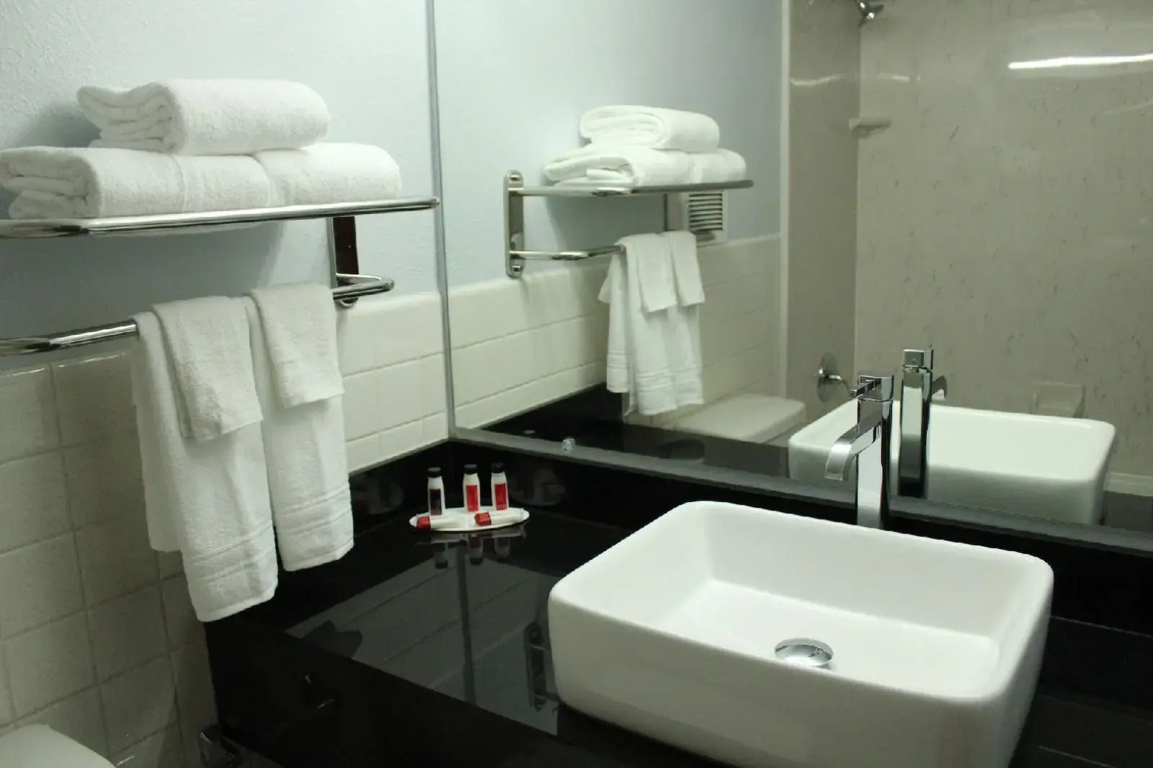 Di Resort Riverside Racine