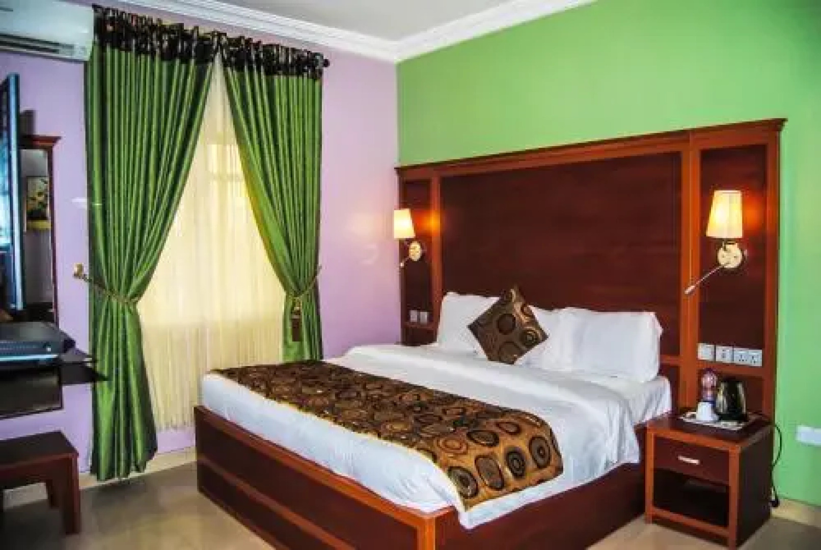 Royal Jatoz Hotels