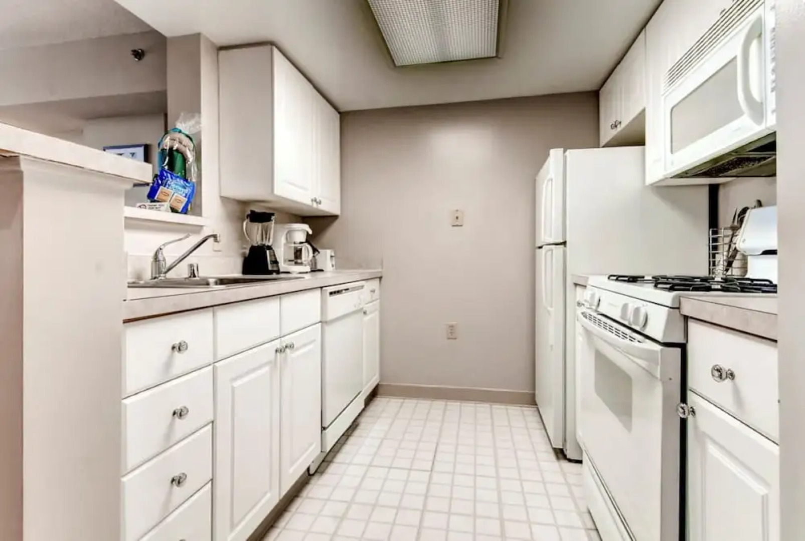 Global Luxury Suites at Via Marina