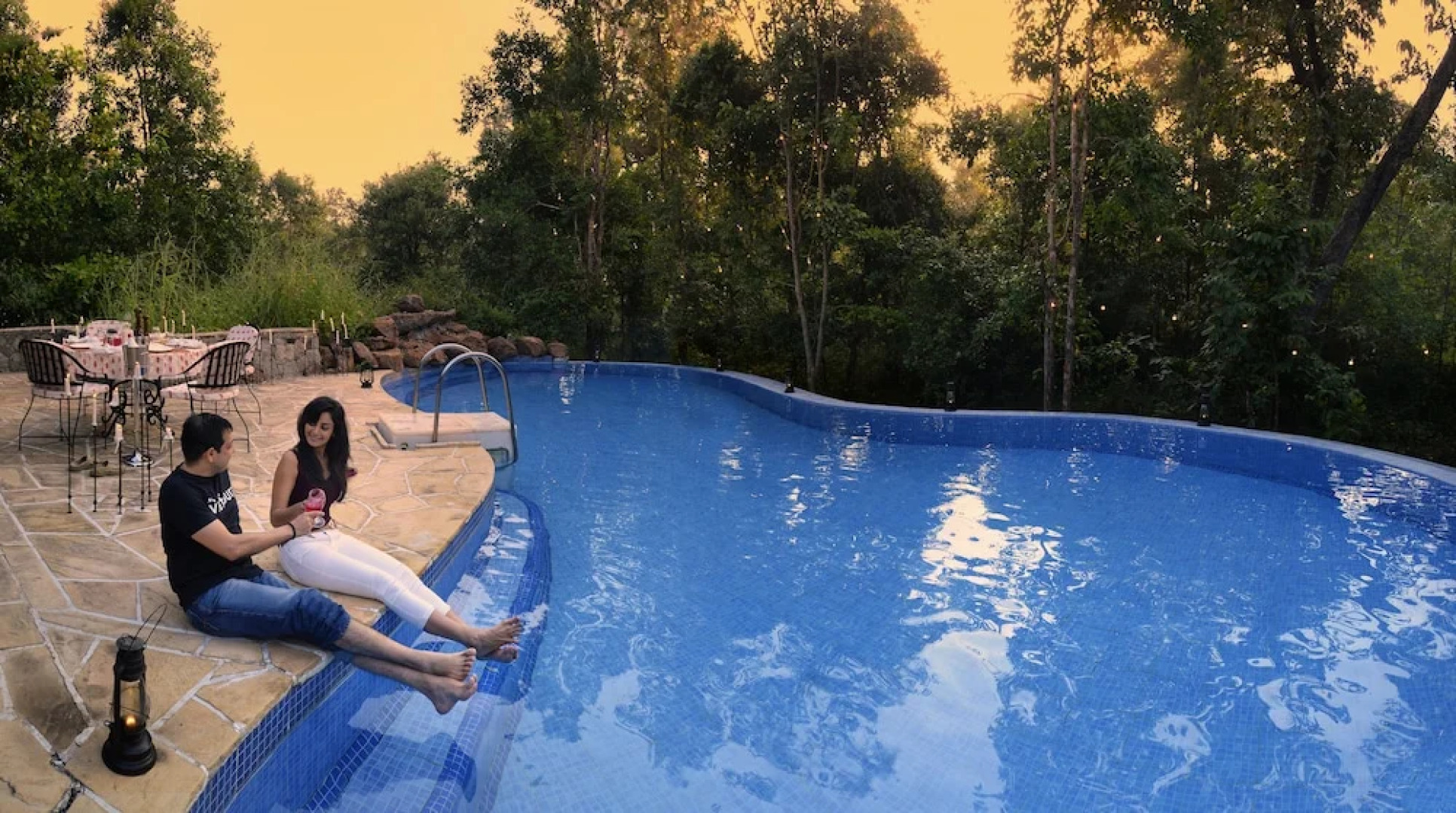 Pugdundee Safaris - Kanha Earth Lodge