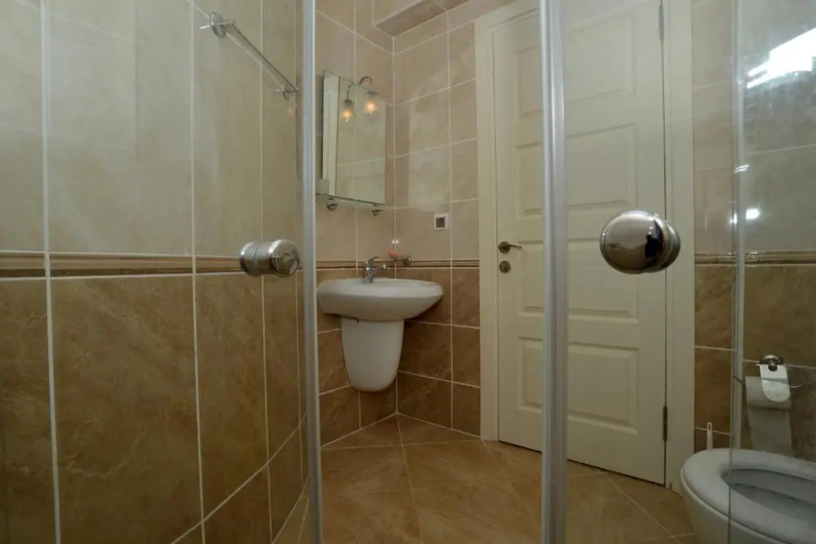 Lighthouse Legend Aparts