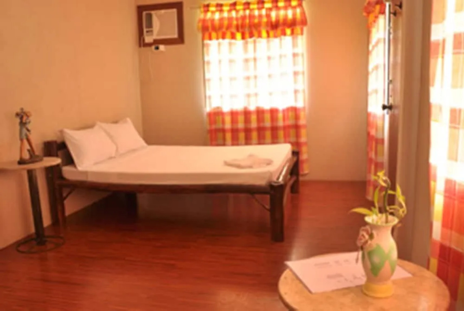 Larville Pool Garden Resort & Restaurant