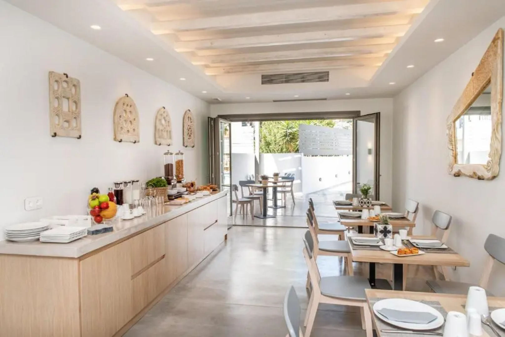 Lithos Luxury Suites