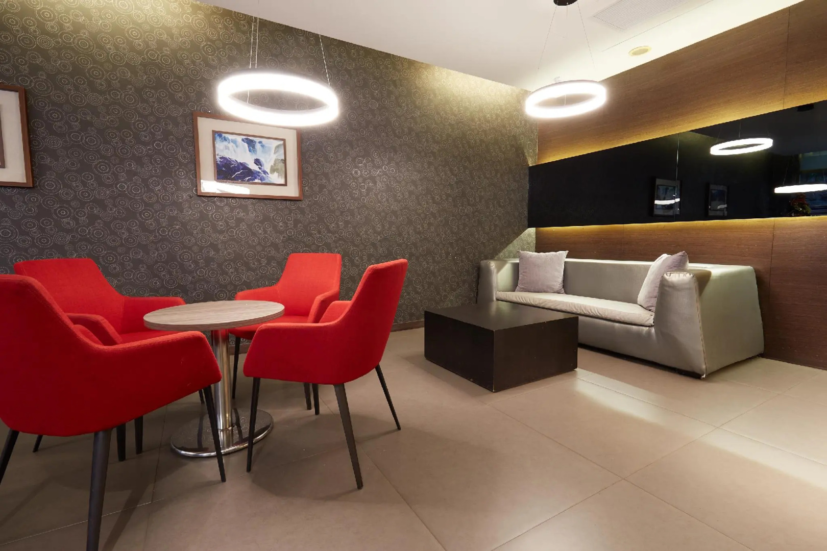 Haifu Hotel & Suites