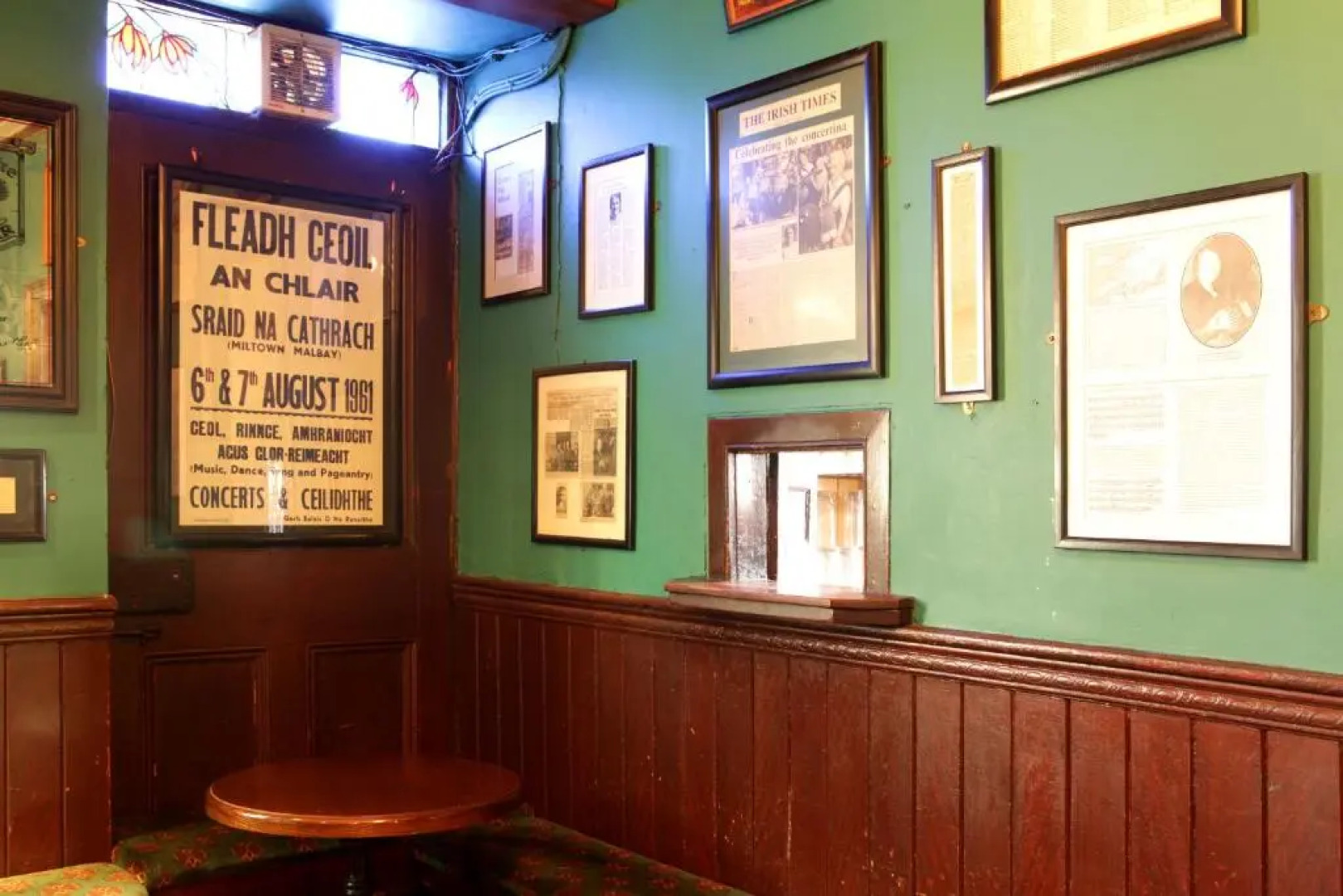 Crottys Pub & Accommodation