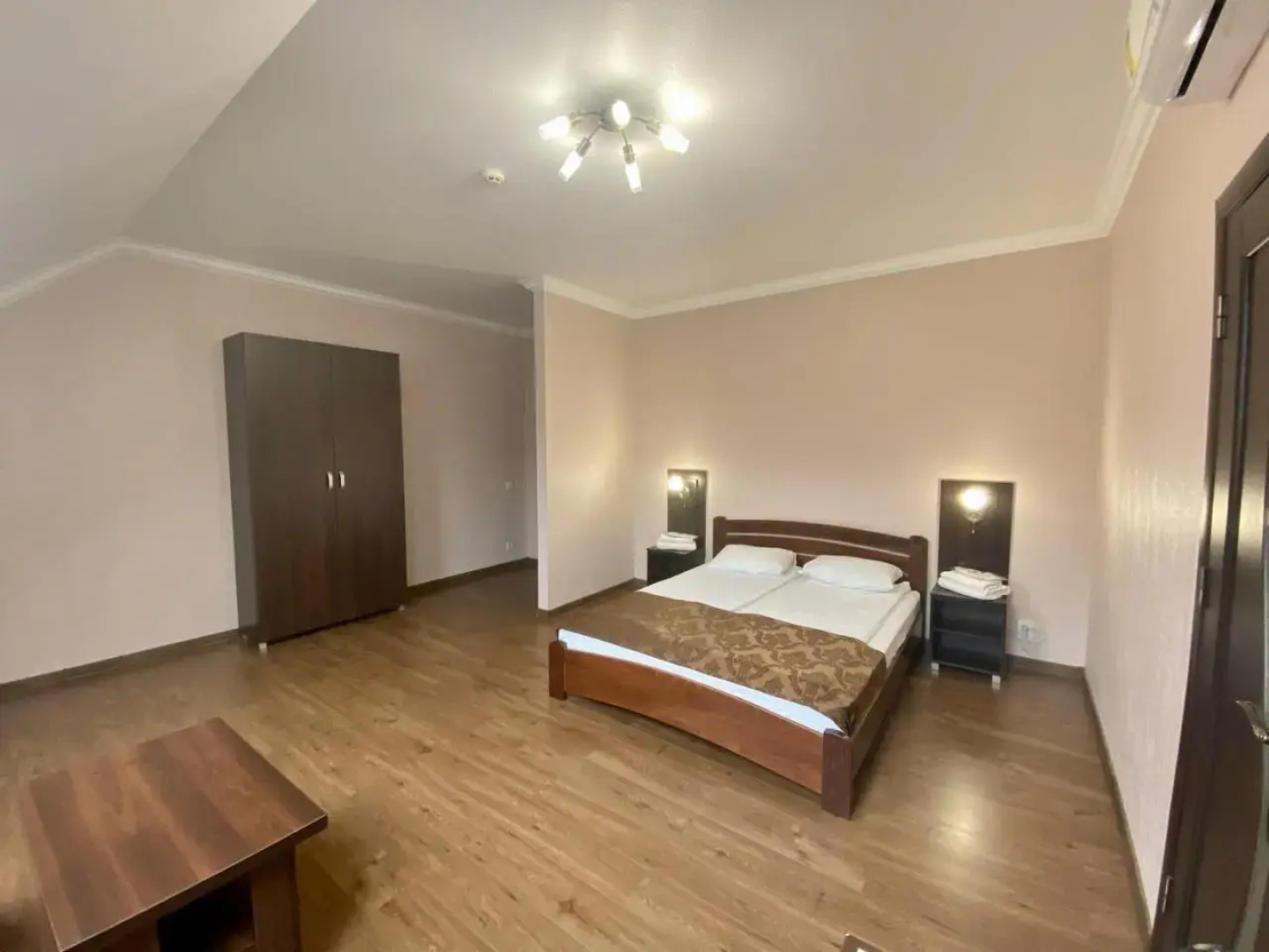 Sting Hotel & Event Palace