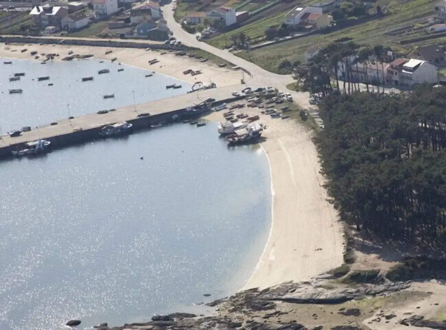 Offer of Wonderful sea Beach Apartment on the Paradisiac Island With Wifi