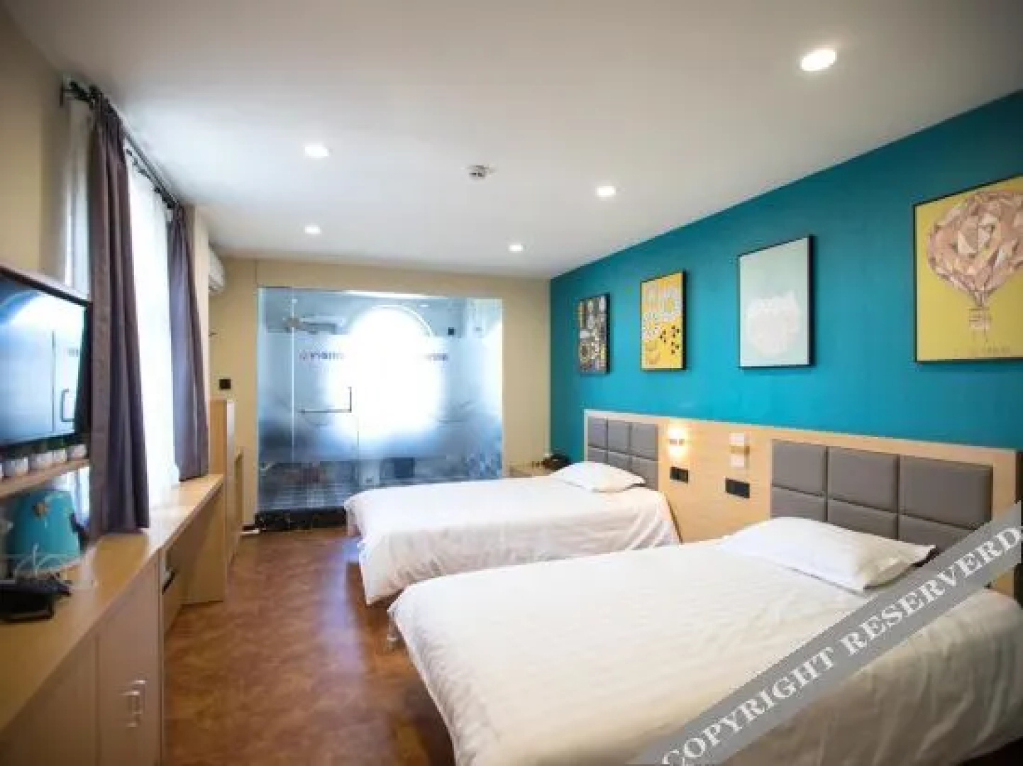 Xifeng V9 Holiday Hotel