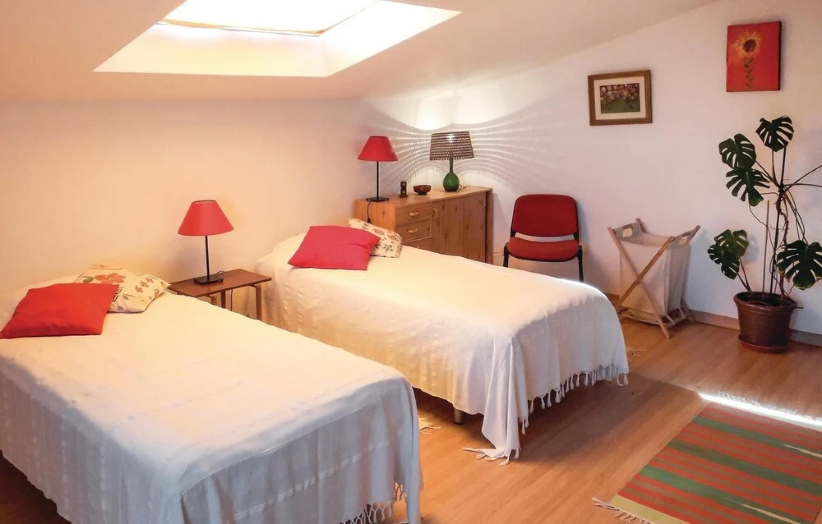 Stunning Home in Urzal- Carvoeira With 2 Bedrooms and Wifi