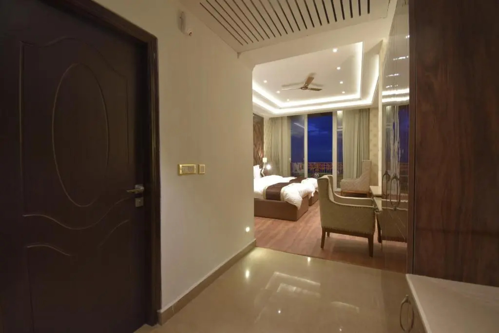 Grand Him Queen Hot And Cold AC Centralized