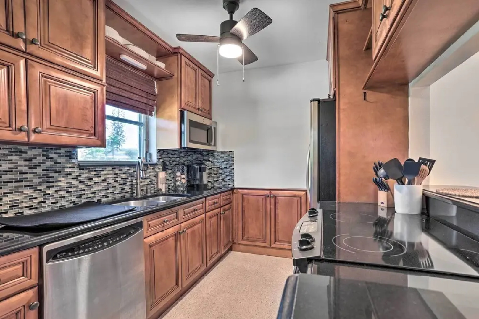 Vibrant Stuart Getaway w/ Private Hot Tub!