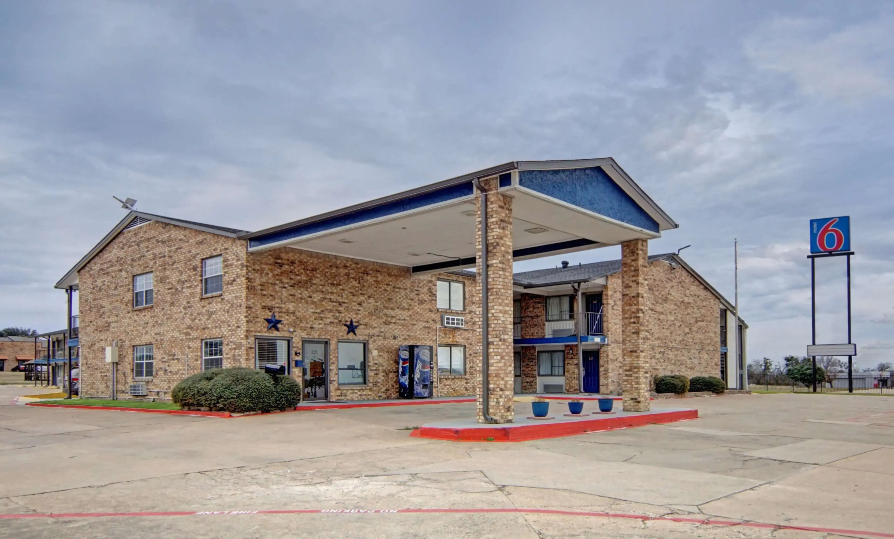 Motel 6 Red Oak, TX - Dallas